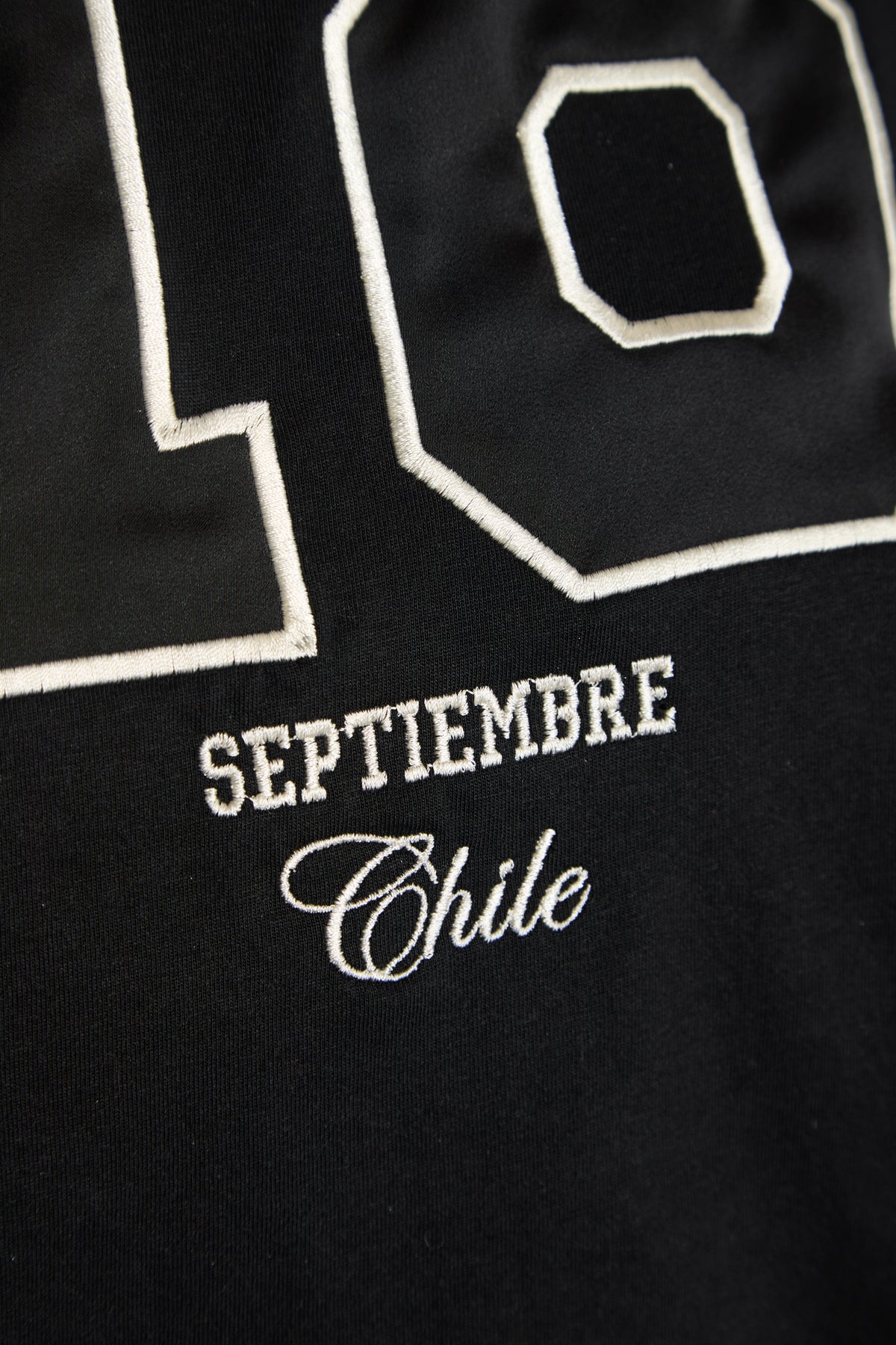 Polera 18 Negra (Preventa)